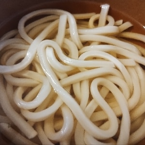 もちもち♪コシを出すうどんの茹で方（素うどん）